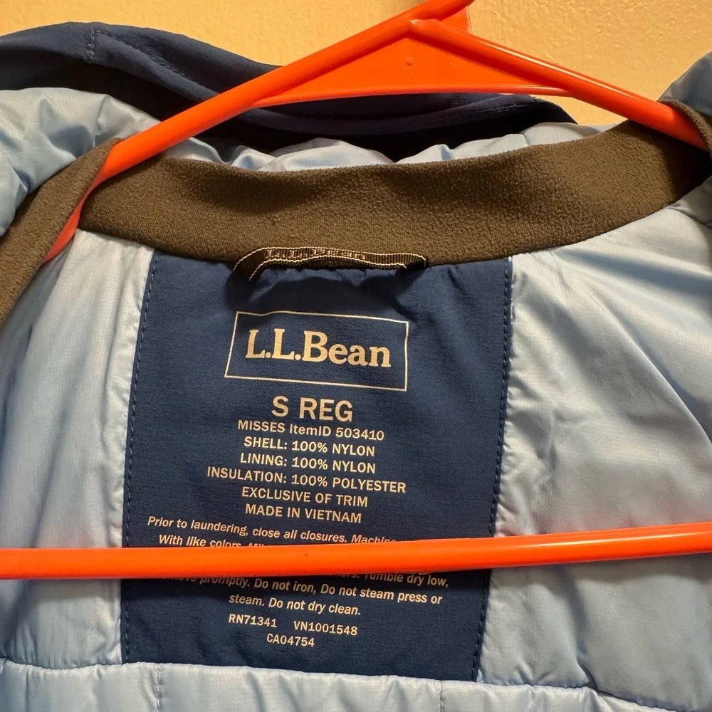 LL Bean Waterproof Primaloft Packaway Jacket, dark marine blue, size small - Picture 5 of 6